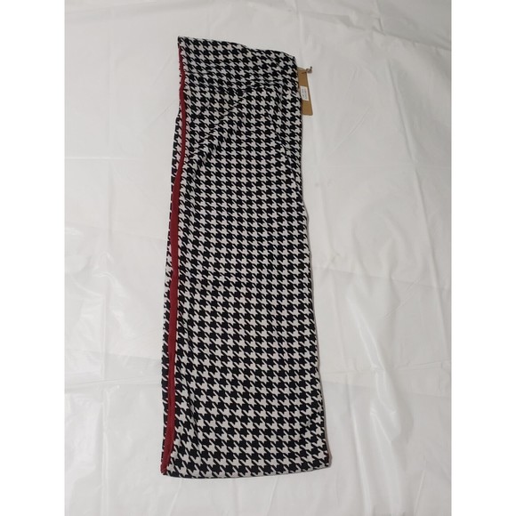 justin&taylor Infinity Scarf Houndstooth Black & White Burgandy Justin & Taylor - Picture 4 of 16